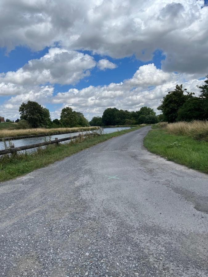 Superbe Appartement Au Bord Du Canal De St Quentin Saint-Quentin  Luaran gambar